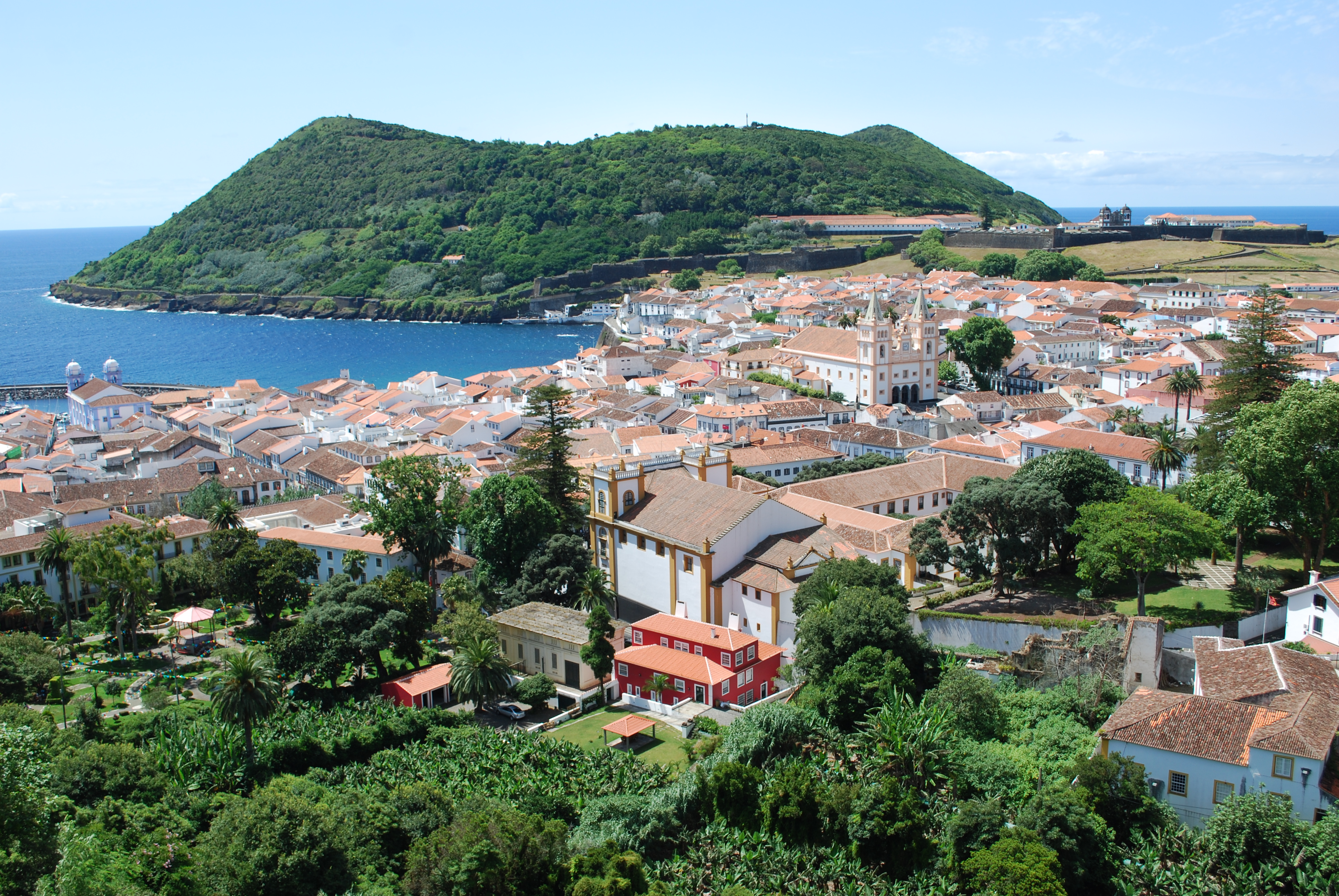 Governo dos Açores cria regime excecional de apoio às empresas afetadas pelas intempéries na Terceira