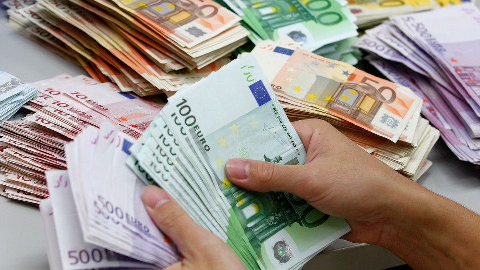 Açores asseguram poupança em encargos financeiros