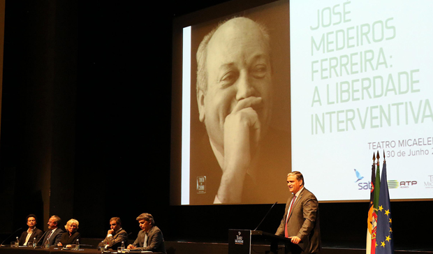 Legado de José Medeiros Ferreira deve ser considerado fonte de inspiração, afirma Vasco Cordeiro