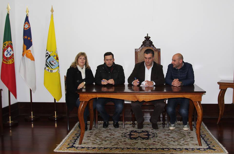 Autarquia velense assina contrato de empreitada de reabilitação de águas do concelho das Velas