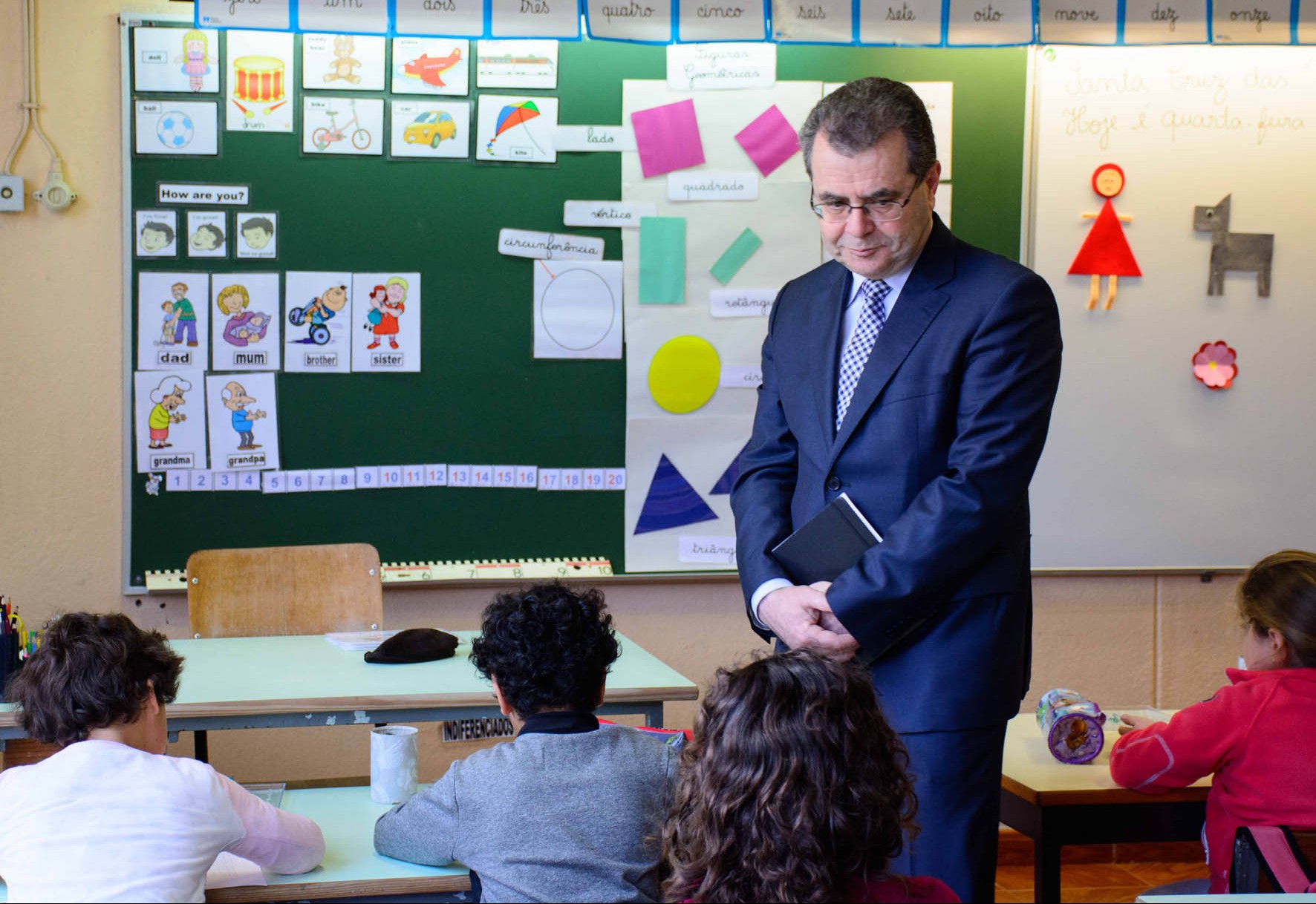 Avelino Meneses reafirma empenhamento do Governo dos Açores no combate ao insucesso escolar