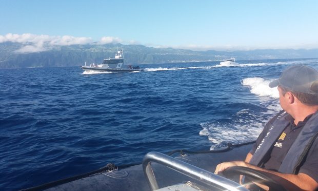 Polícia Marítima impede atividade de apanha ilegal de lapas junto ao ilhéu do Topo, em S.Jorge