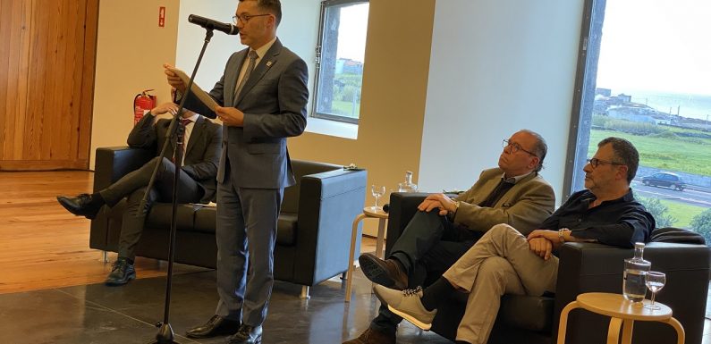 Presidente da Assembleia exorta jornalistas açorianos e não se deixarem condicionar no pensamento e na ação