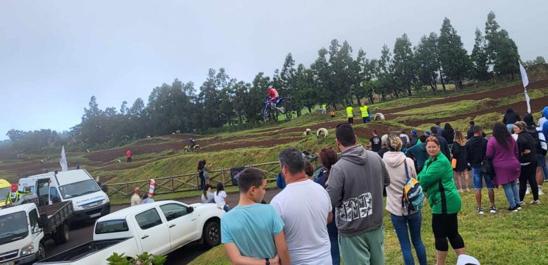 Realizou-se em São Jorge a 2ª prova do Campeonato Regional de Motocross (c/áudio)