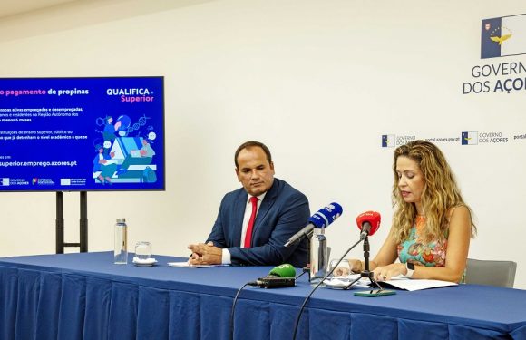 Empregados e desempregados com apoio até 2.000 euros para pós-graduação e até 870 euros por cada ano de licenciatura