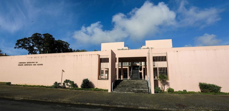 Presidente da Assembleia promove roteiro “Açores com Futuro” nas Velas