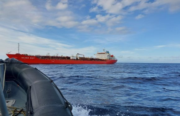 Marinha resgata 3 tripulantes de um veleiro ao largo da ilha das Flores