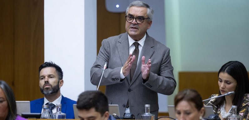 Aprovado novo regime jurídico da carreira especial para trabalhadores dos matadouros (c/áudio)