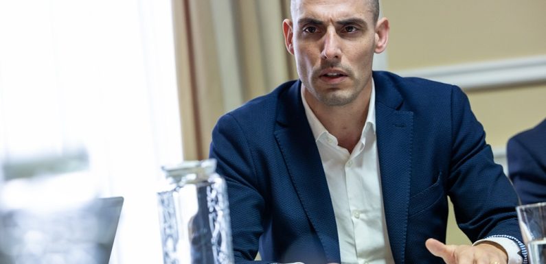 PS/Açores diz que Bolieiro é responsável pelo aumento da dívida da região