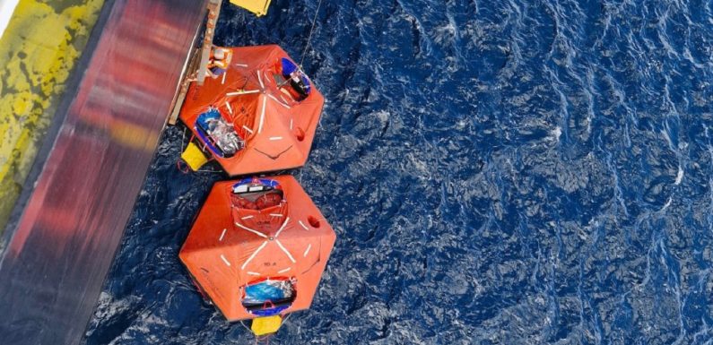 11 tripulantes de barco de pesca resgatados nos Açores