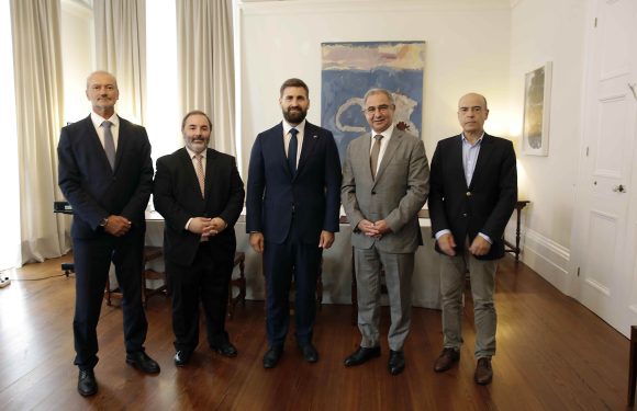 José Manuel Bolieiro reuniu-se com Coordenador do PPE da Comissão de Desenvolvimento Regional do Parlamento Europeu