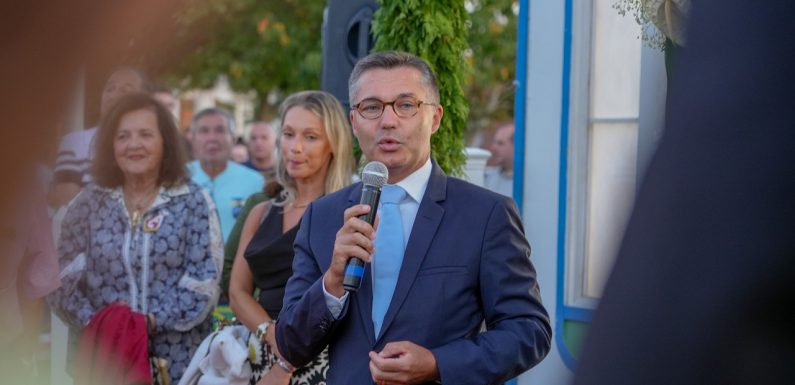 Presidente do Parlamento açoriano na abertura das Grandes Festas do Divino Espírito Santo da Nova Inglaterra