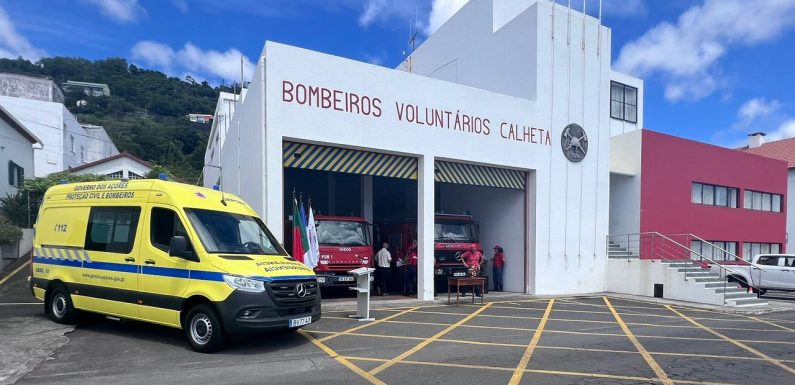 Bombeiros da Calheta com nova ambulância de socorro