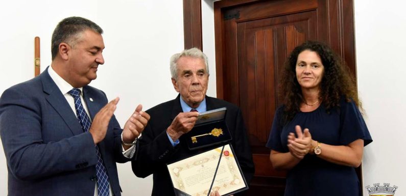 Velas homenageia o Comendador Batista Sequeira Vieira